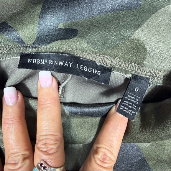 White House Black Market Embossed Camo Faux Suede Slimming Runway Leggings Sz 0. - Picture 9 of 13
